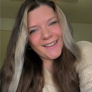 Meet your Posher, Selena